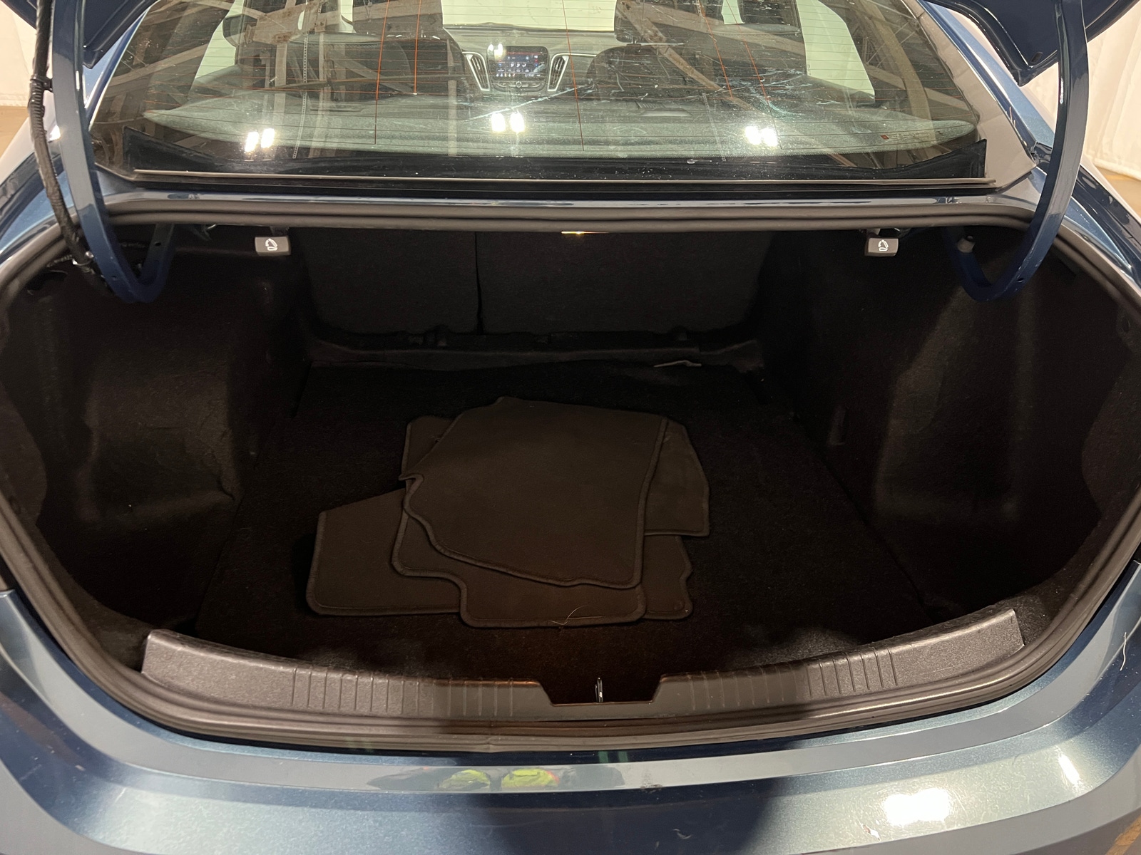 Thumbnail: 2024 Chevrolet Malibu - 7