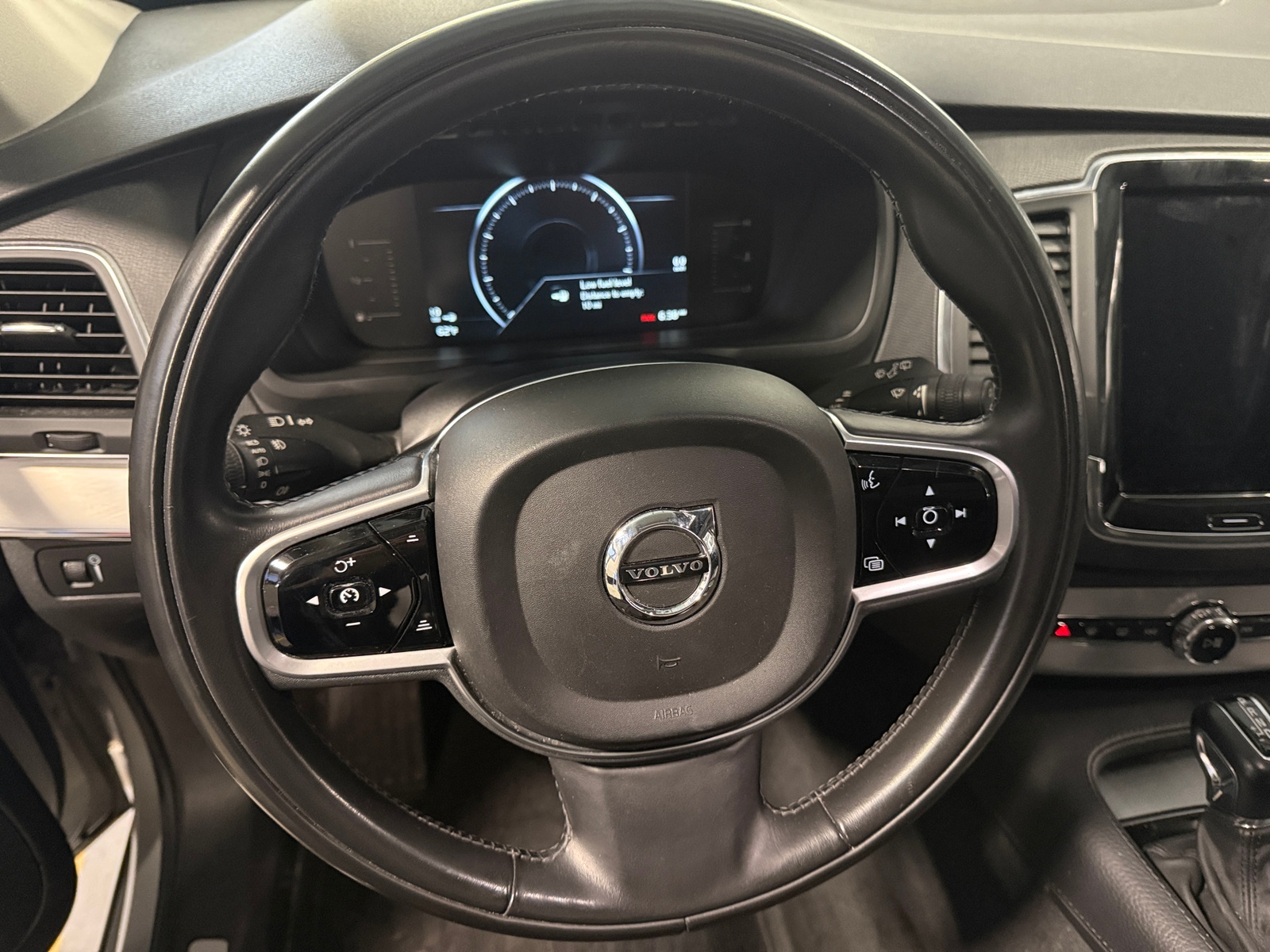 Thumbnail: 2018 Volvo XC90 - 4