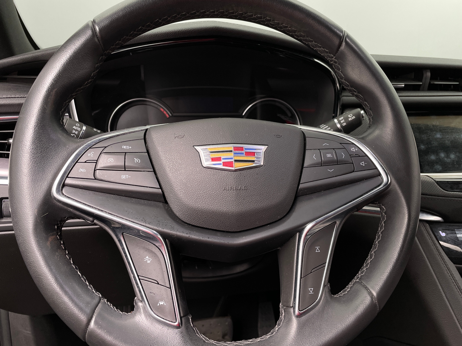 Thumbnail: 2021 Cadillac XT5 - 4