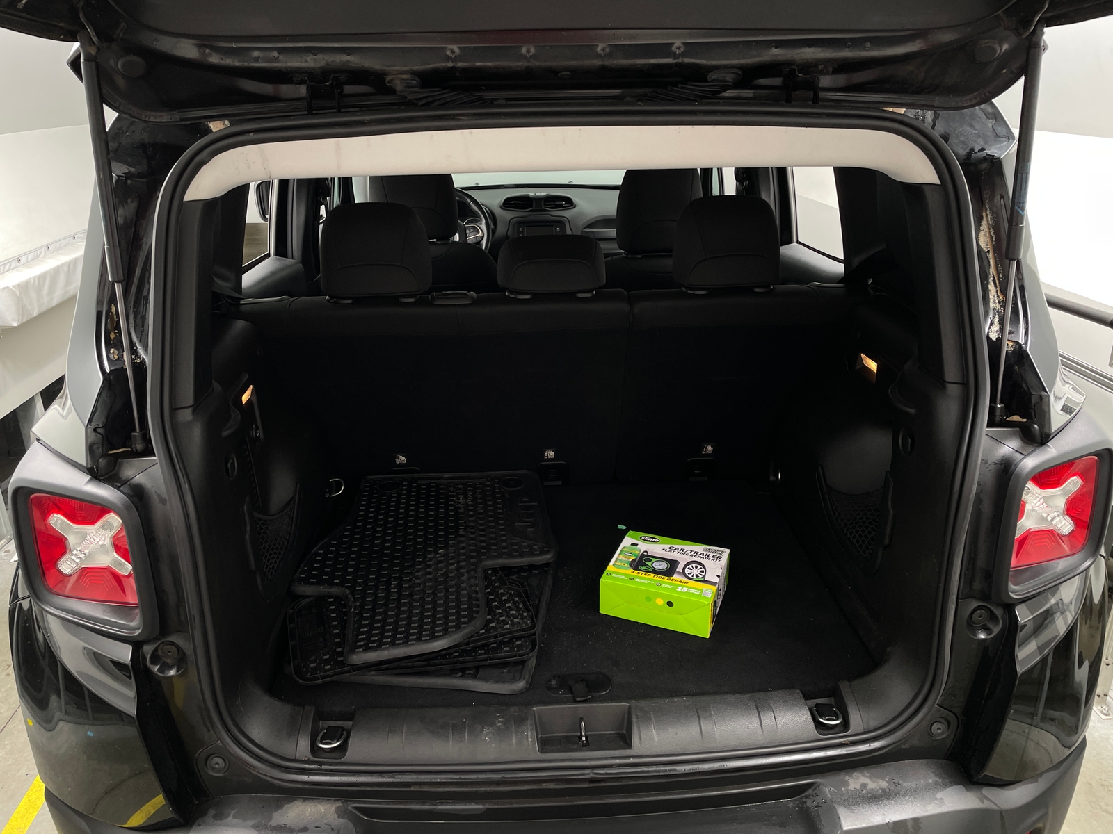 Thumbnail: 2017 Jeep Renegade - 7