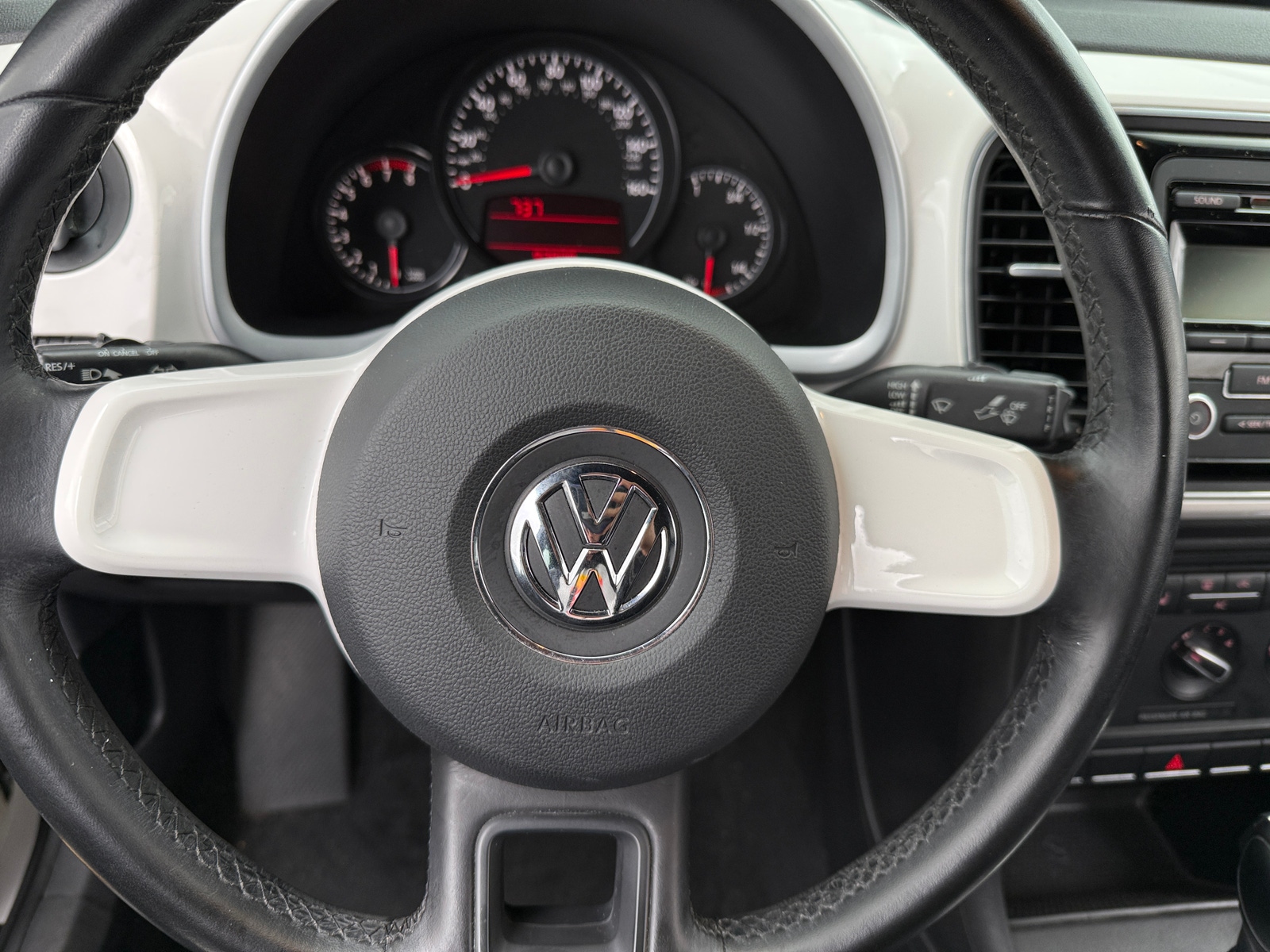 Thumbnail: 2012 Volkswagen Beetle - 4