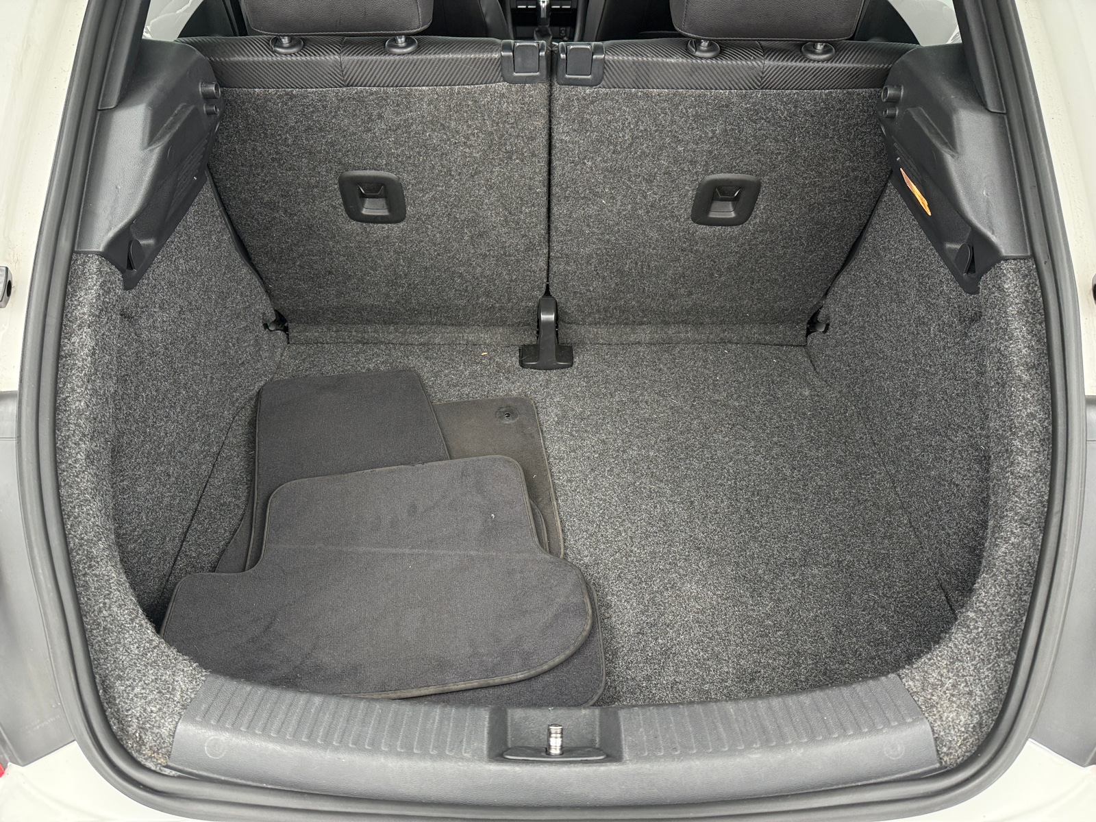 Thumbnail: 2012 Volkswagen Beetle - 6