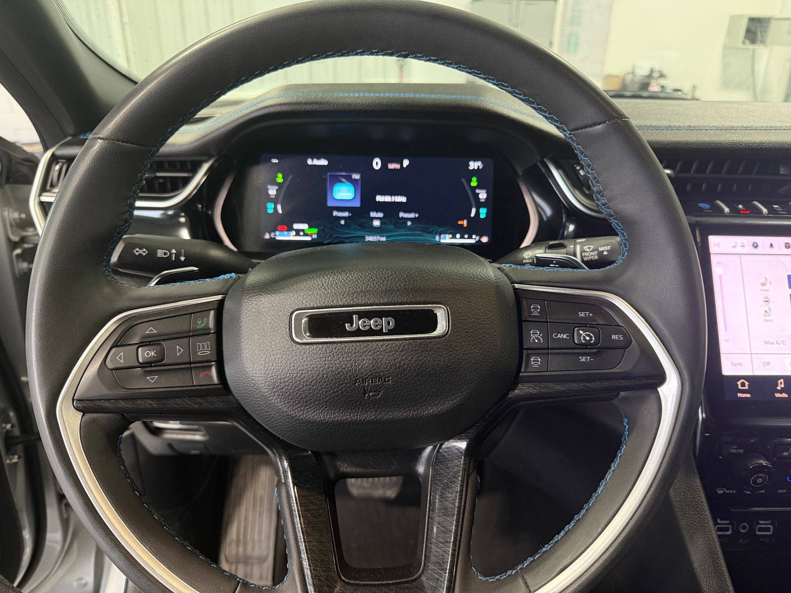 Thumbnail: 2024 Jeep Grand Cherokee - 4