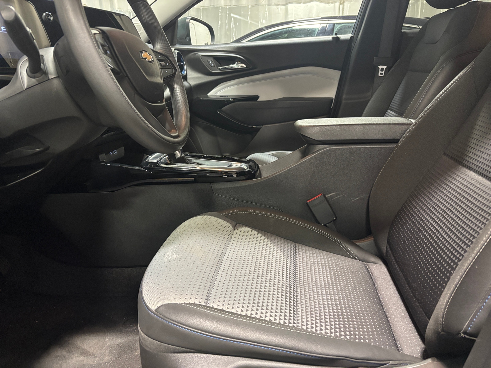 Thumbnail: 2025 Chevrolet Trax - 2