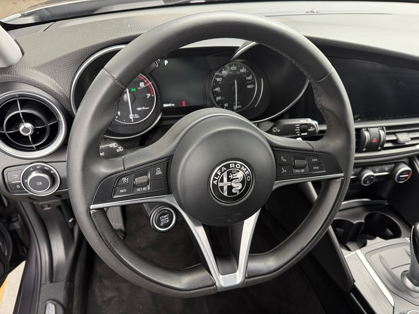 Thumbnail: 2017 Alfa Romeo Giulia - 4