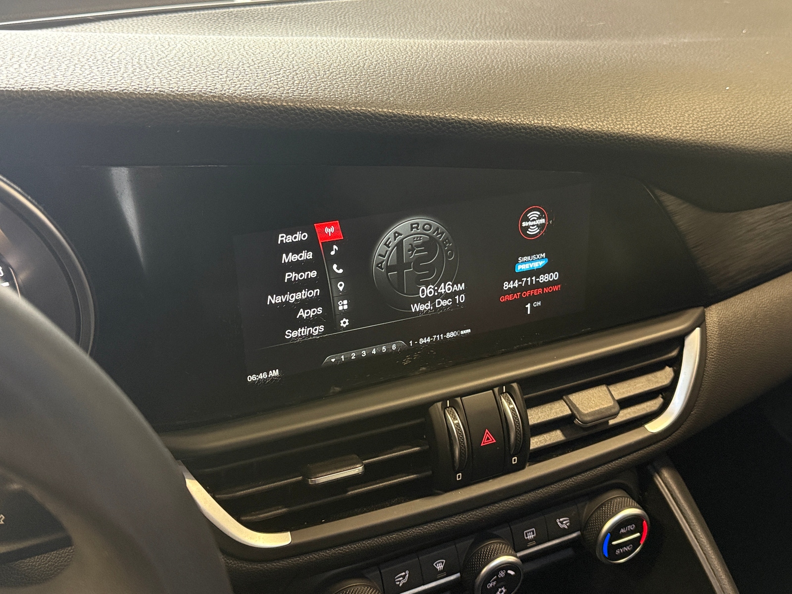 Thumbnail: 2017 Alfa Romeo Giulia - 3