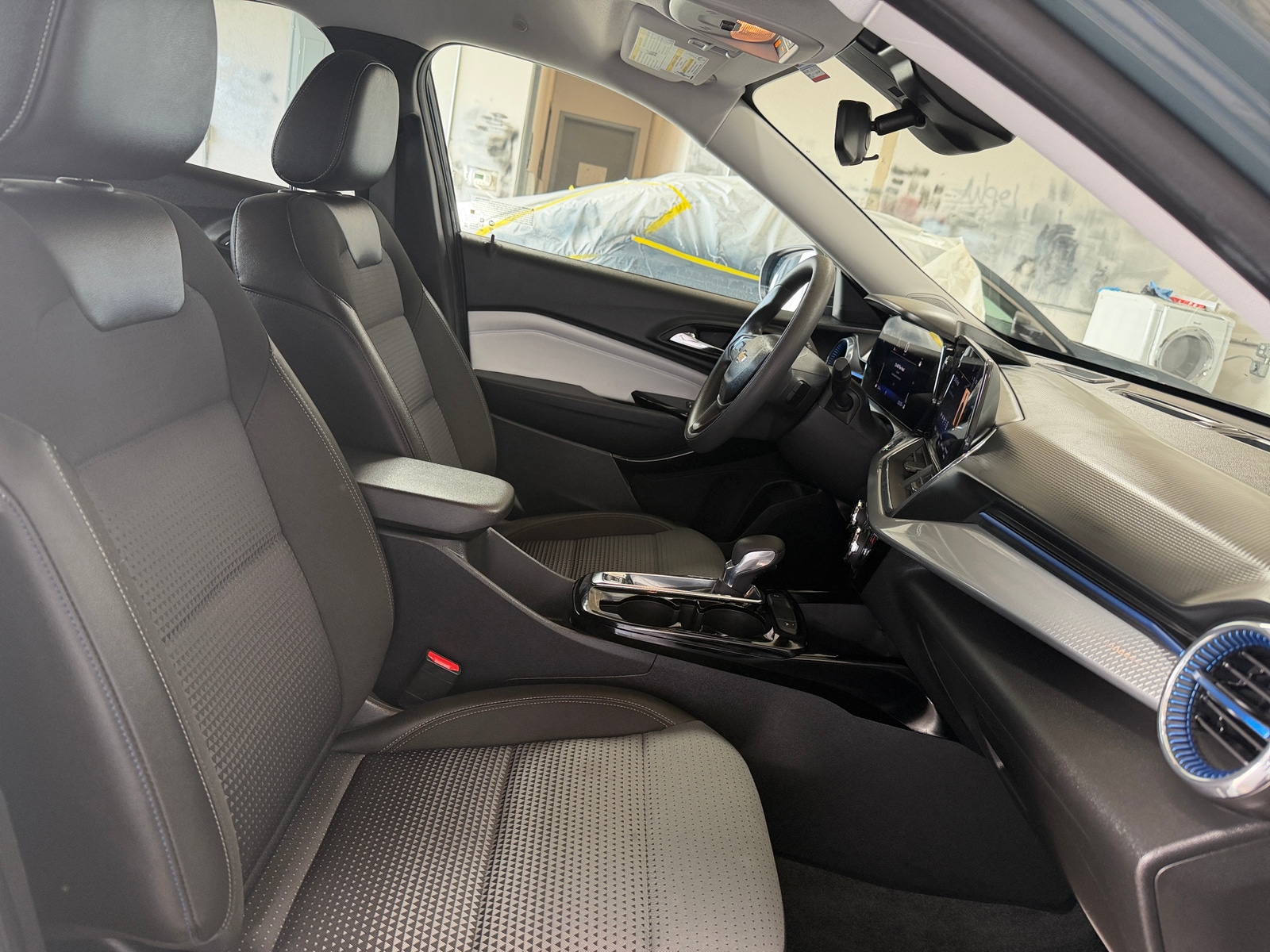 Thumbnail: 2025 Chevrolet Trax - 2