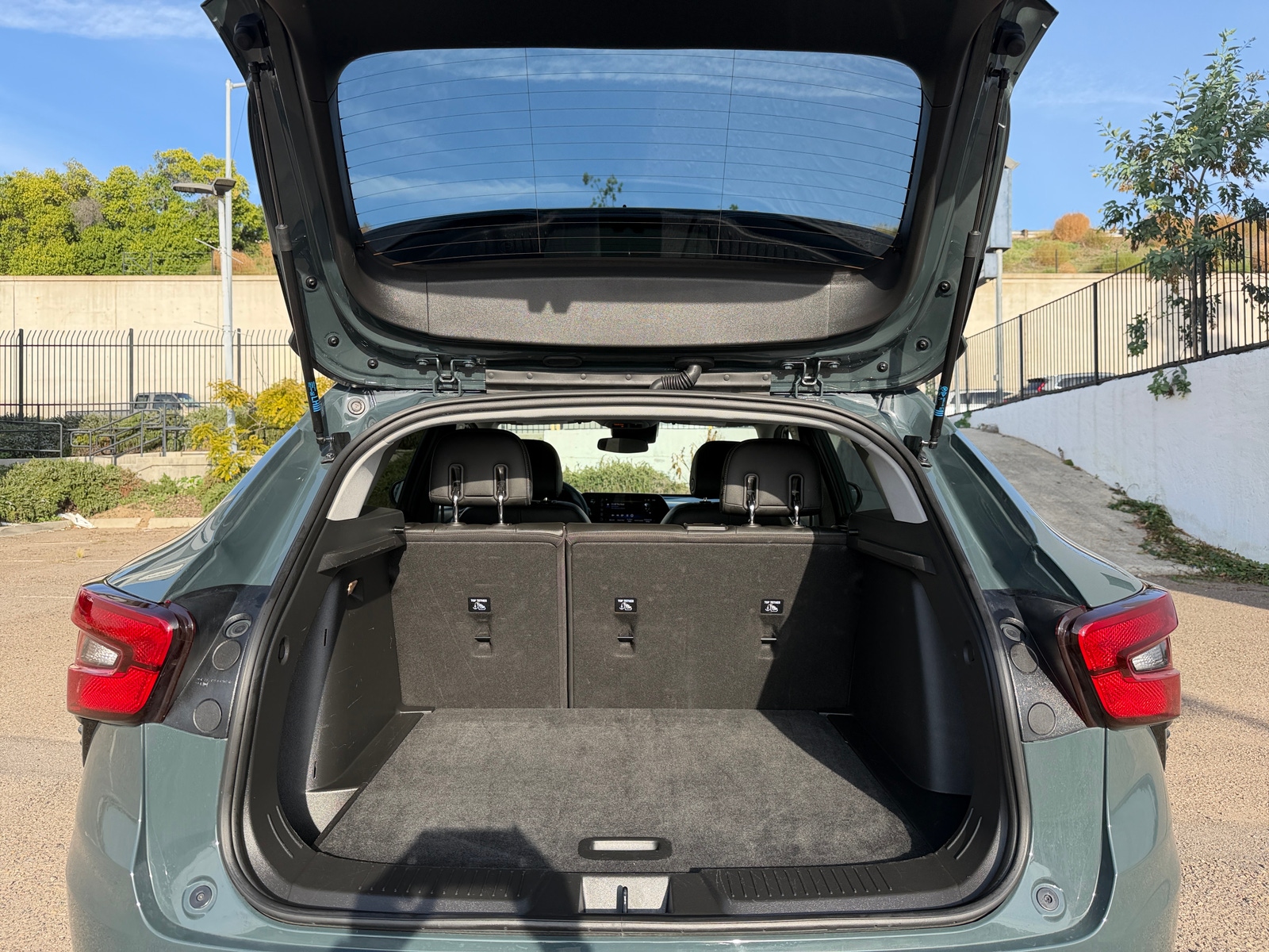 Thumbnail: 2025 Chevrolet Trax - 6