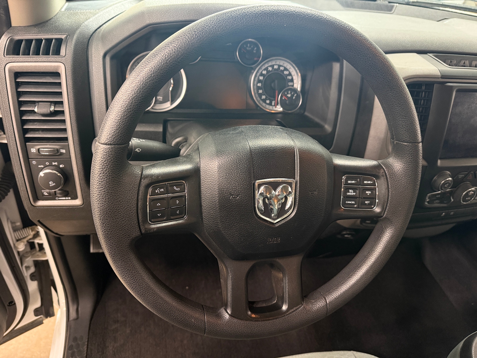 Thumbnail: 2019 RAM 1500 Classic - 5