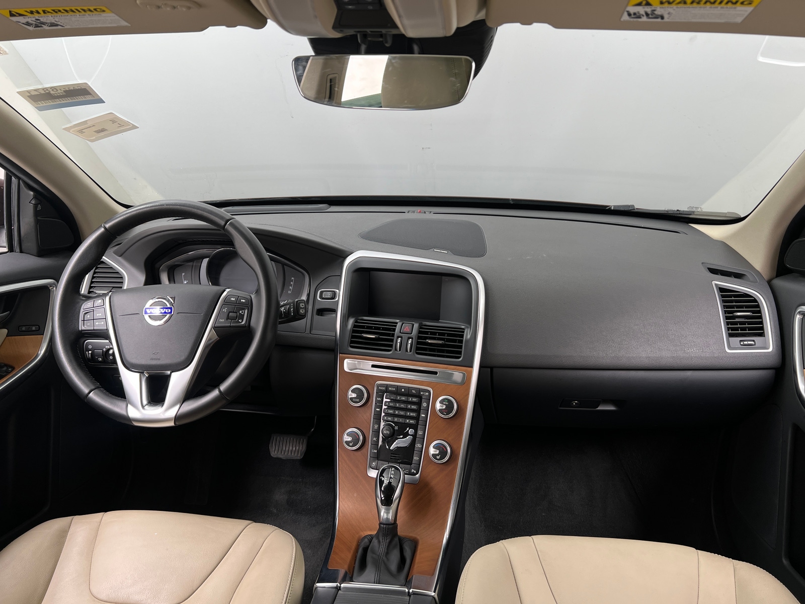 Thumbnail: 2017 Volvo XC60 - 2