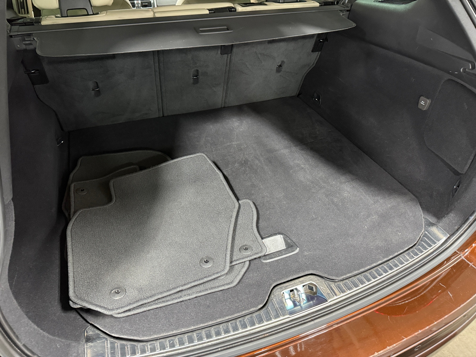 Thumbnail: 2017 Volvo XC60 - 6