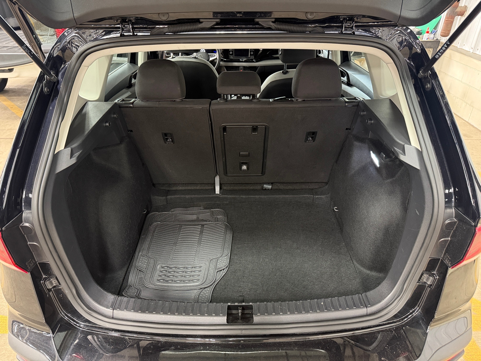 Thumbnail: 2024 Volkswagen Taos - 7