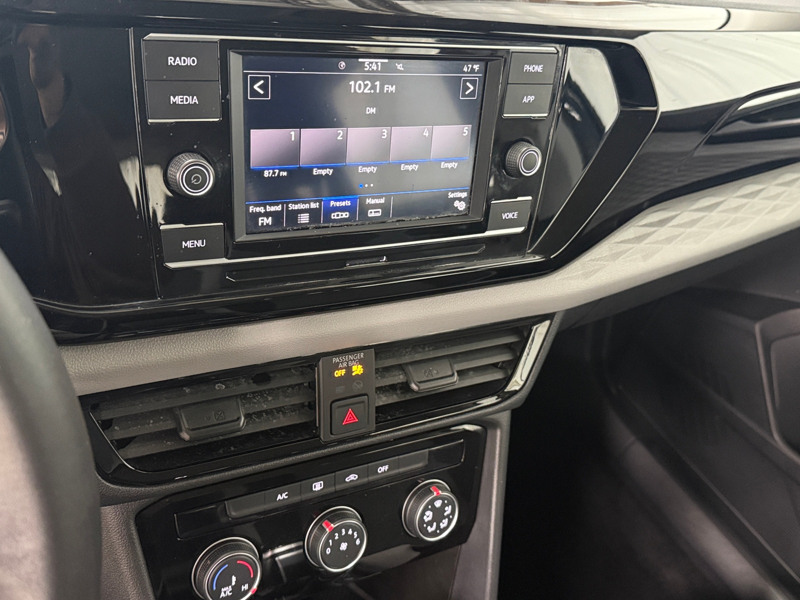 Thumbnail: 2024 Volkswagen Taos - 4