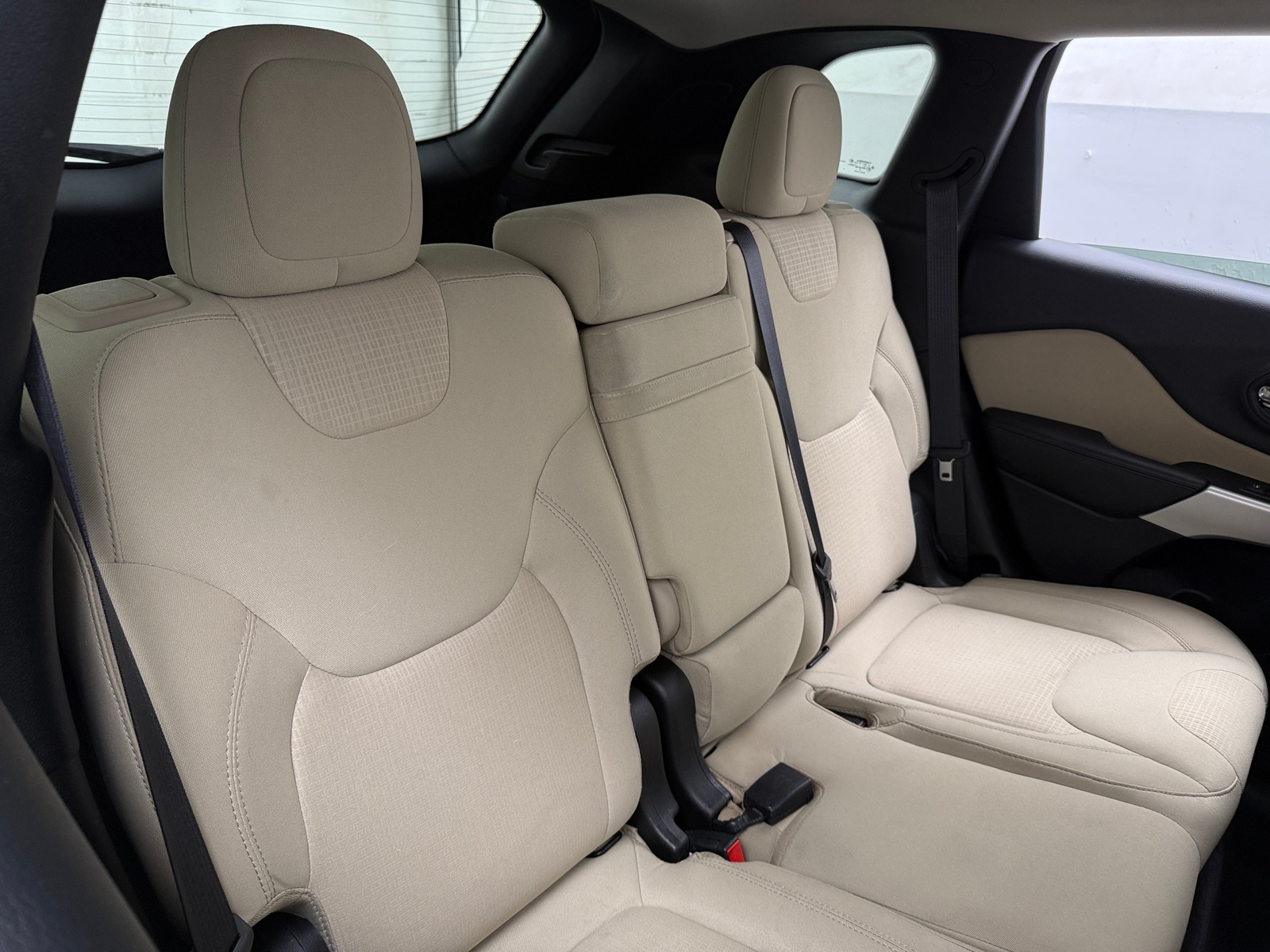 Thumbnail: 2017 Jeep Cherokee - 6