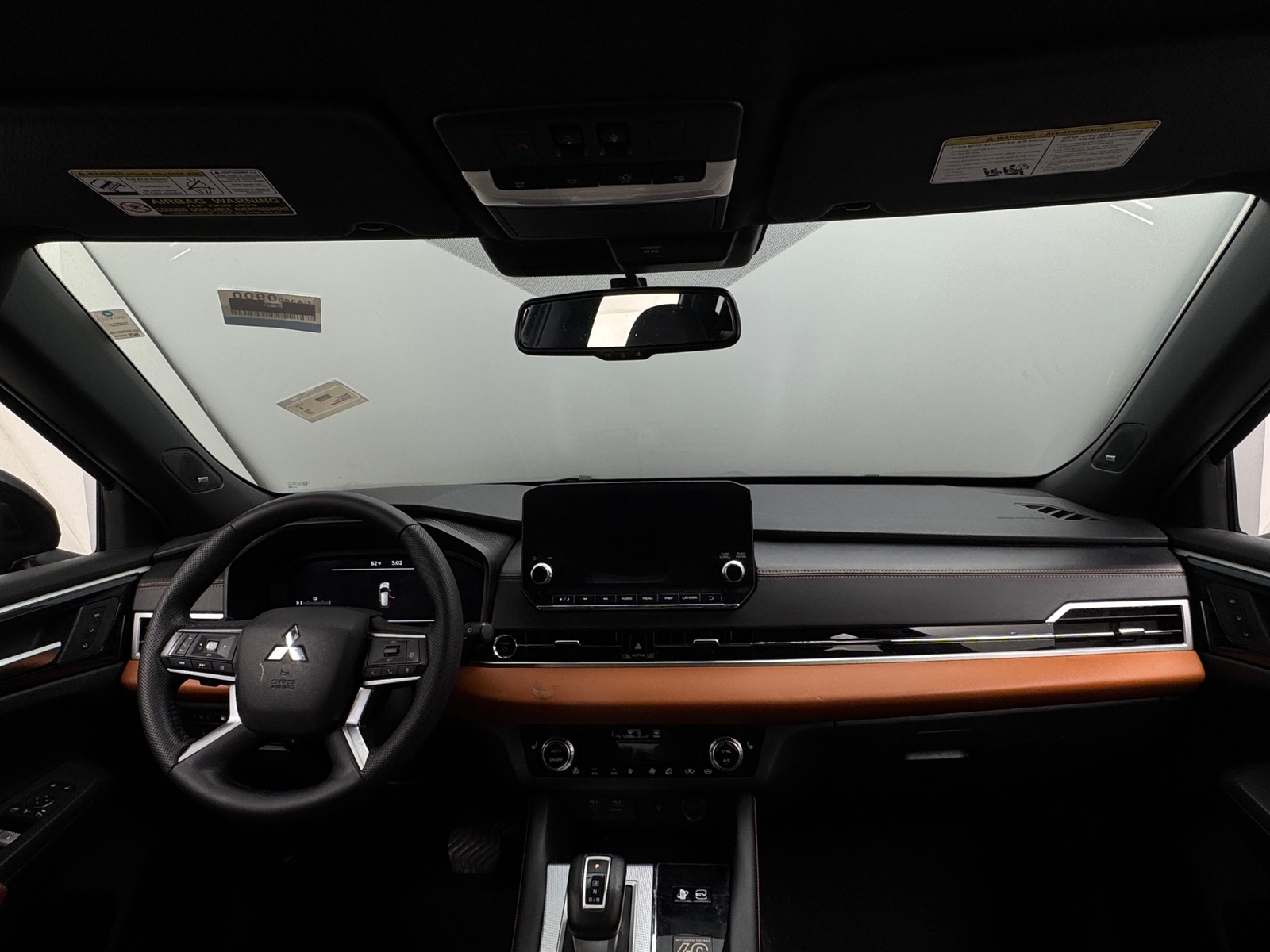 Thumbnail: 2023 Mitsubishi Outlander - 2