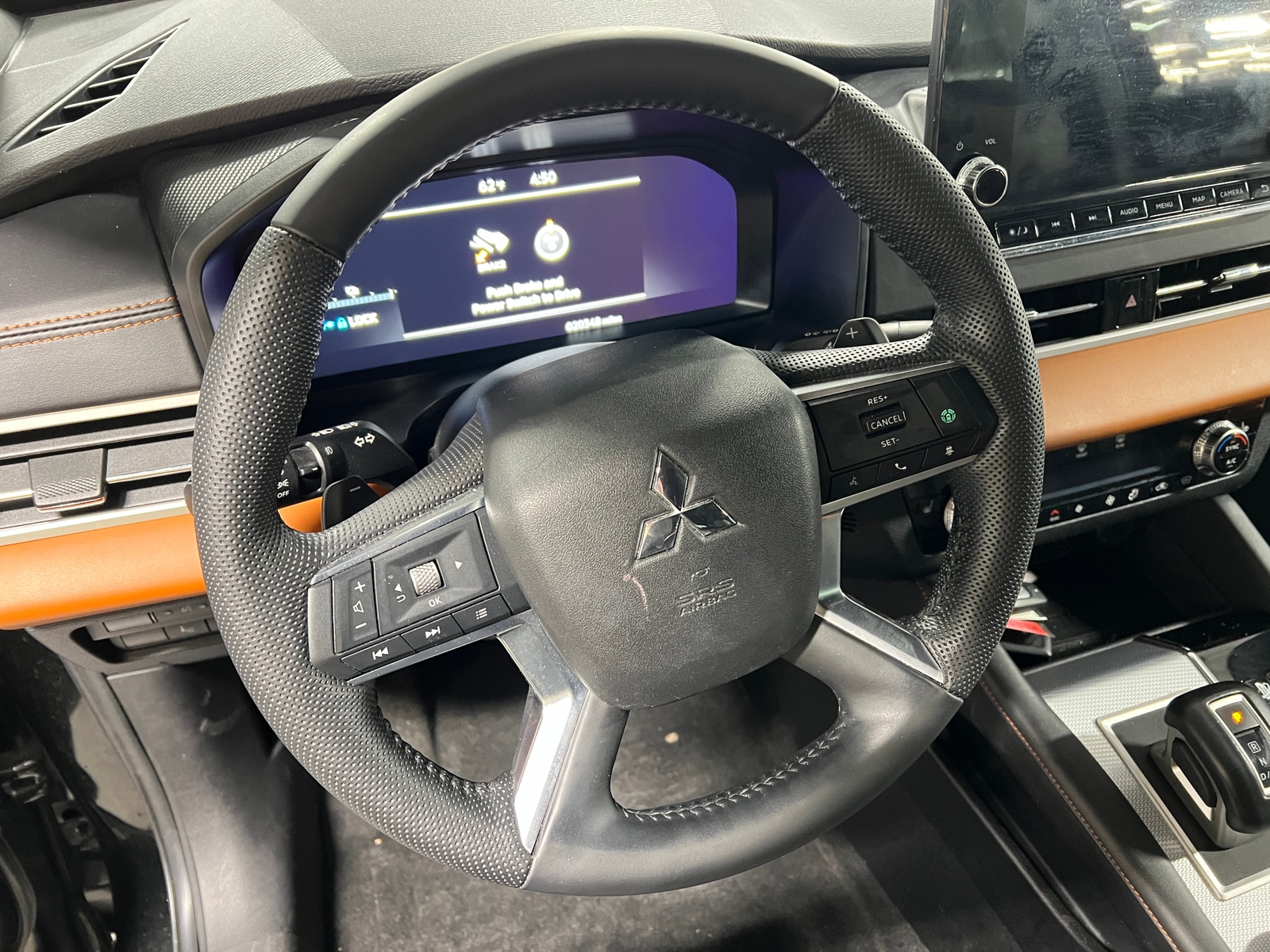 Thumbnail: 2023 Mitsubishi Outlander - 4