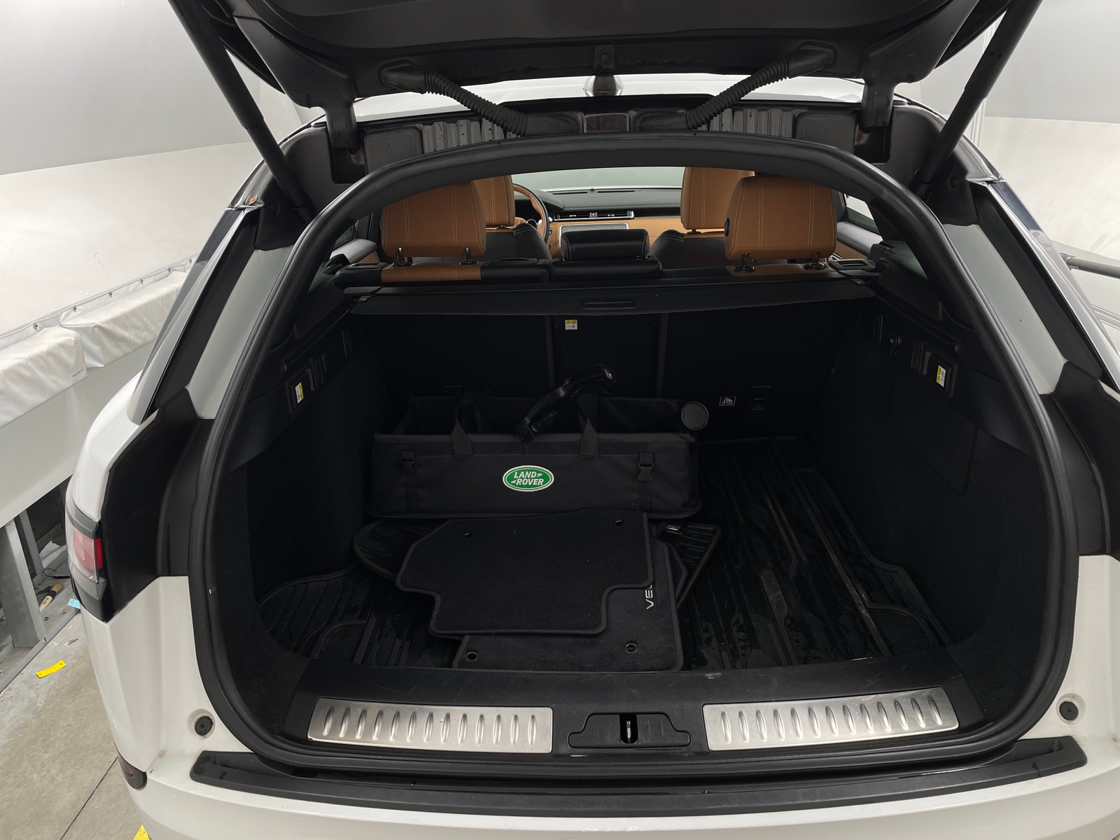 Thumbnail: 2019 Land Rover Range Rover Velar - 6