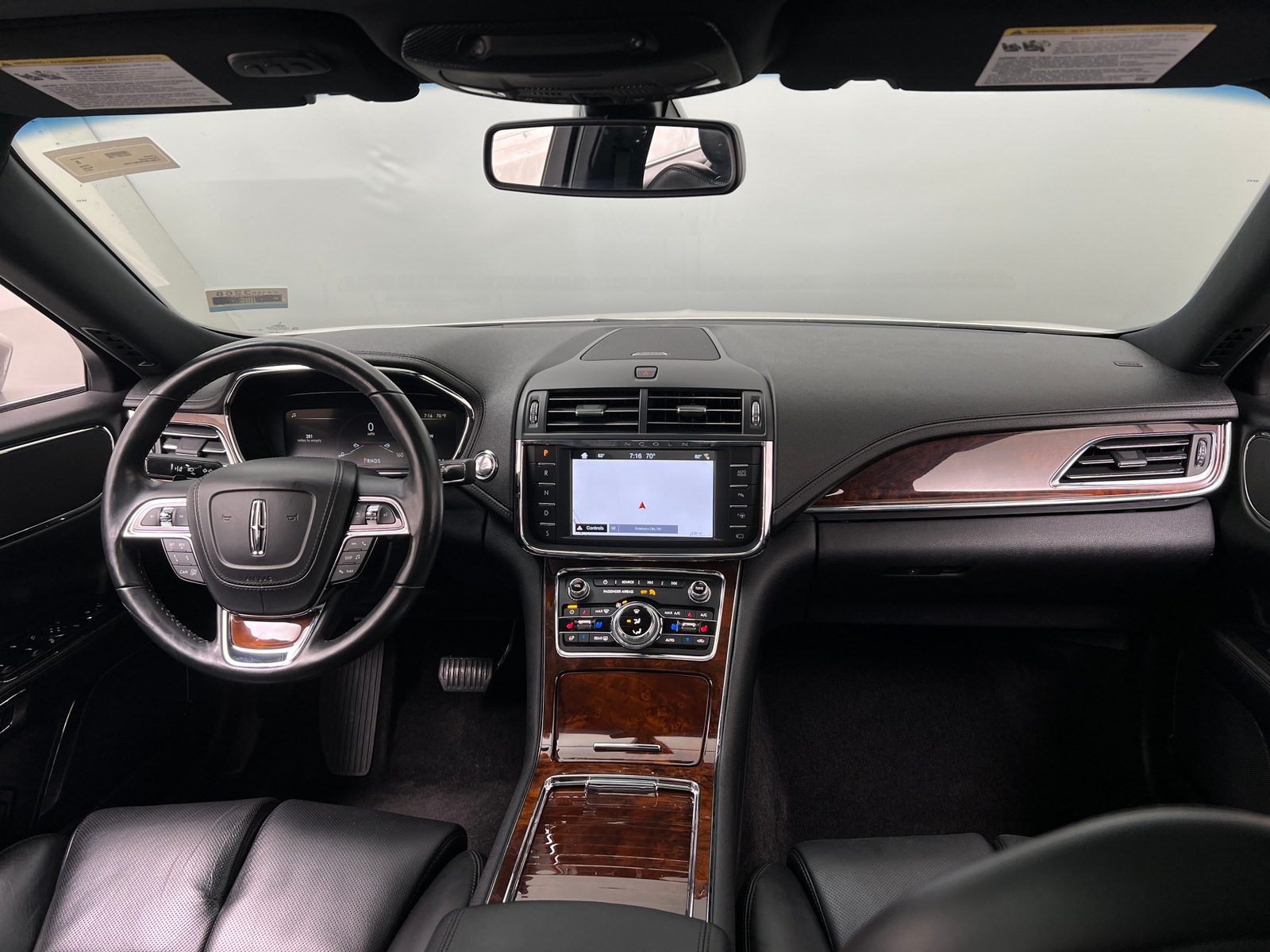 Thumbnail: 2017 Lincoln Continental - 2