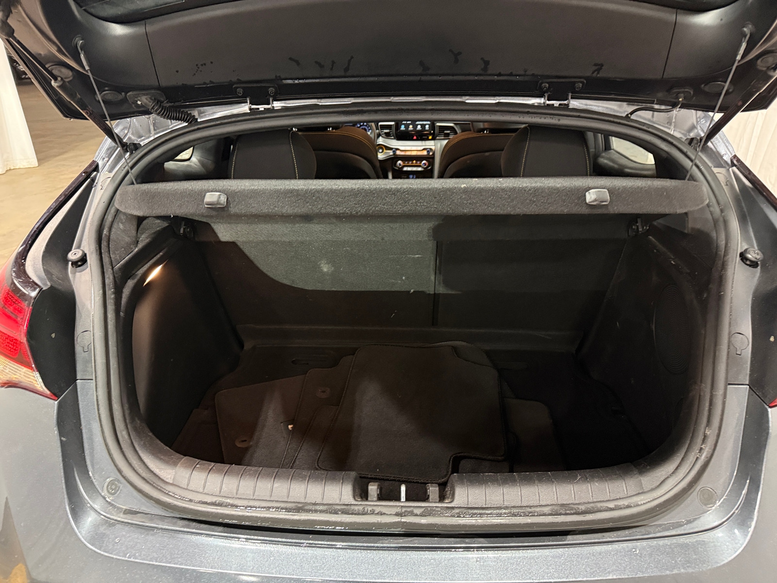 Thumbnail: 2020 Hyundai Veloster - 5