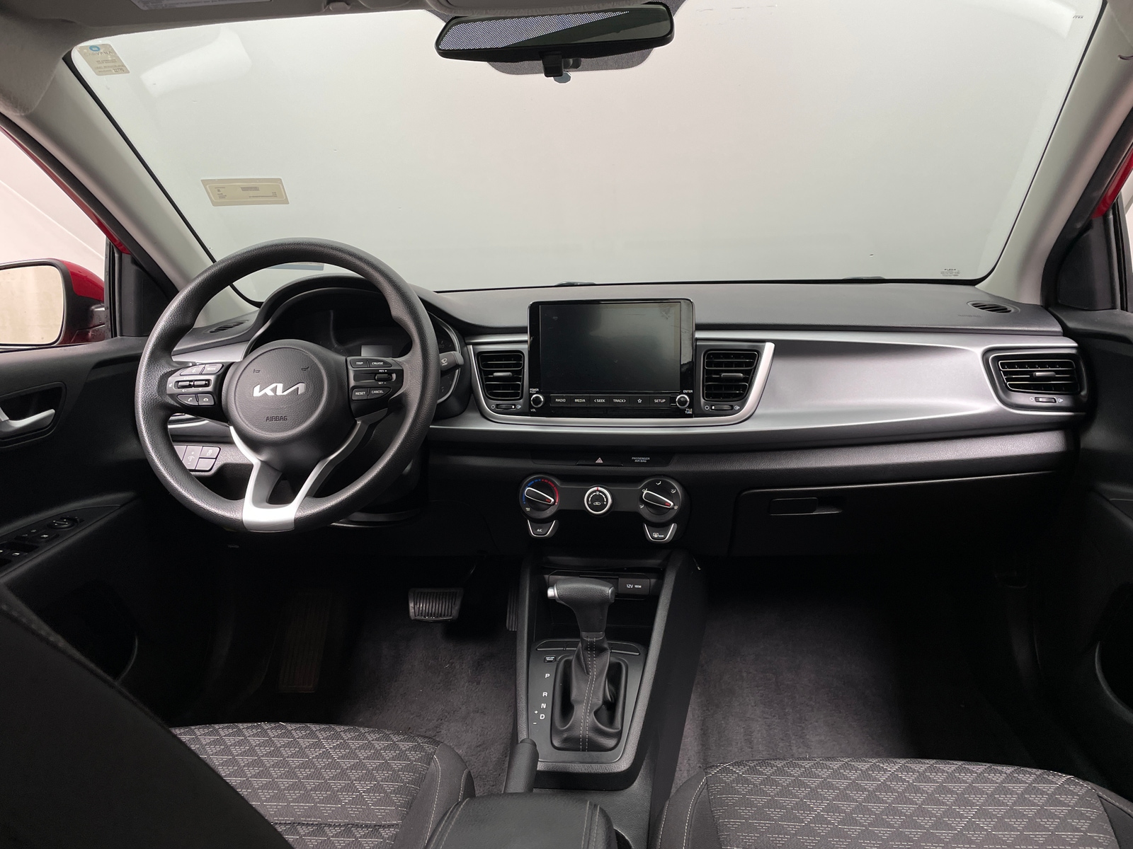 Thumbnail: 2023 Kia Rio - 3