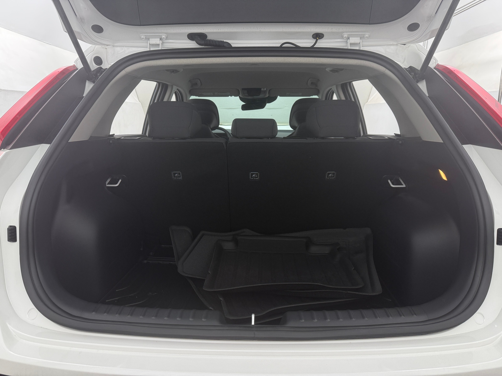 Thumbnail: 2025 Kia Niro - 7