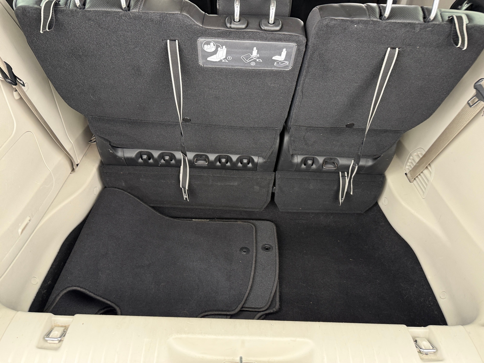 Thumbnail: 2020 Chrysler Pacifica - 6