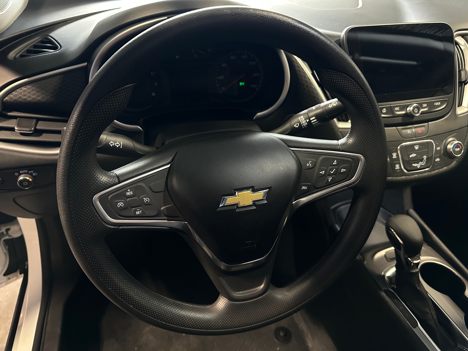 Thumbnail: 2022 Chevrolet Malibu - 5