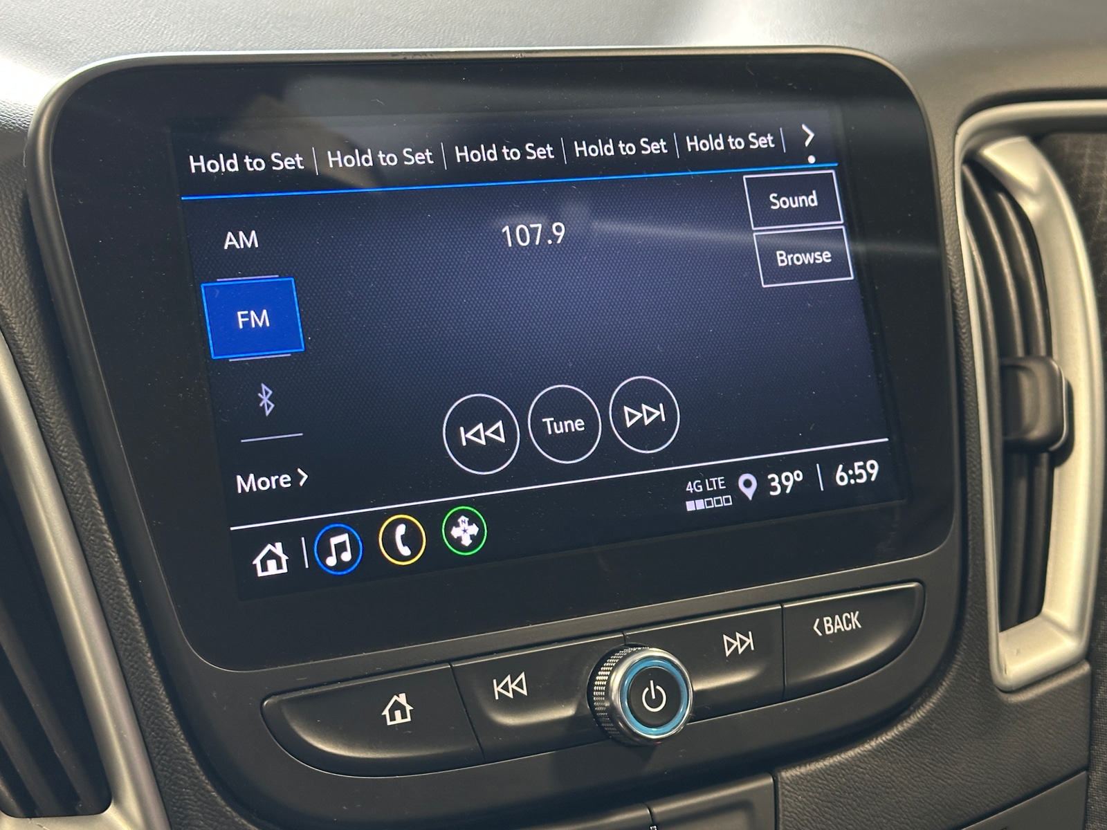 Thumbnail: 2022 Chevrolet Malibu - 4