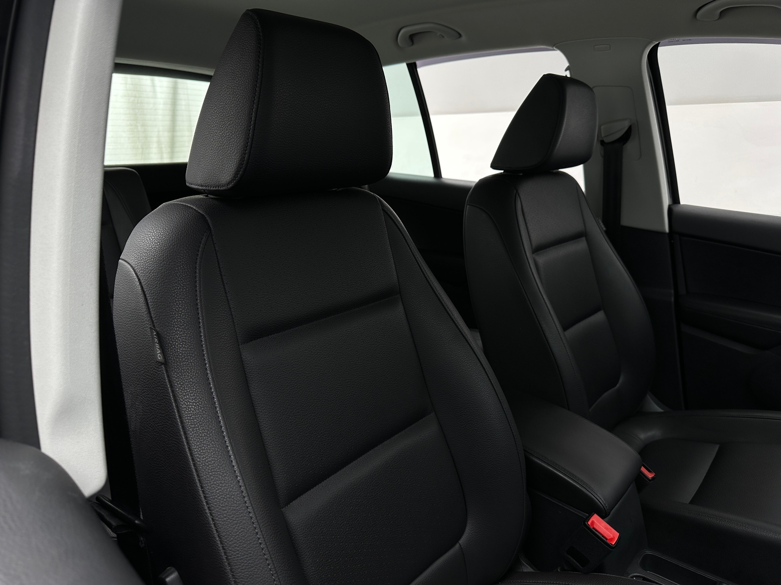 Thumbnail: 2016 Volkswagen Tiguan - 2