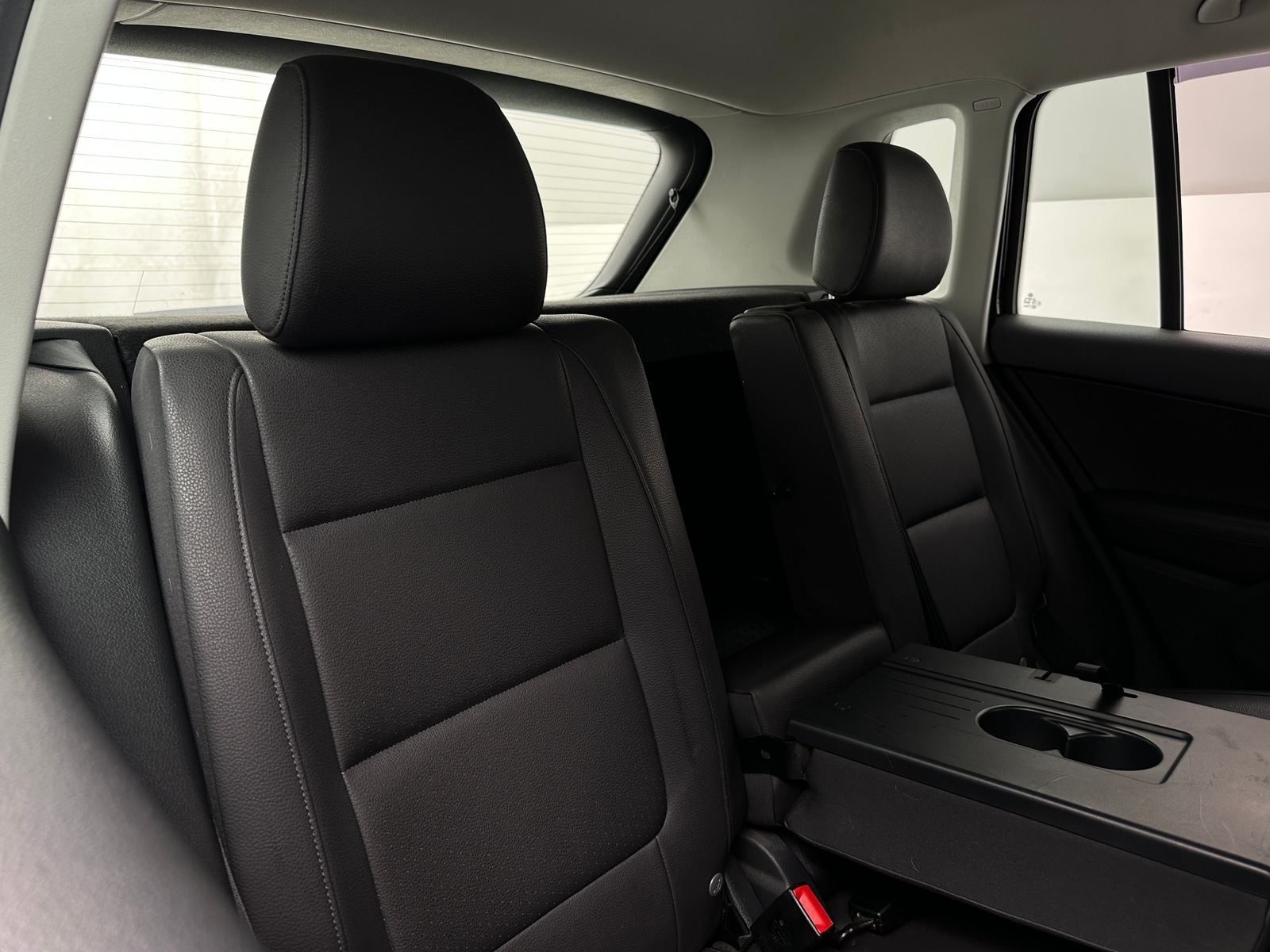 Thumbnail: 2016 Volkswagen Tiguan - 6