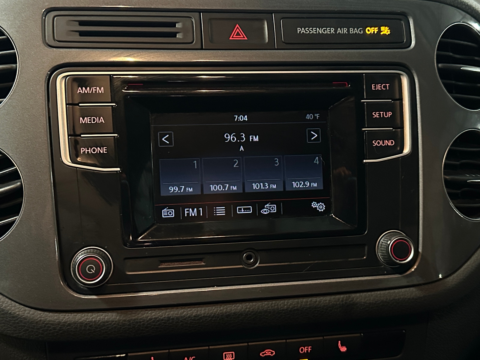 Thumbnail: 2016 Volkswagen Tiguan - 4