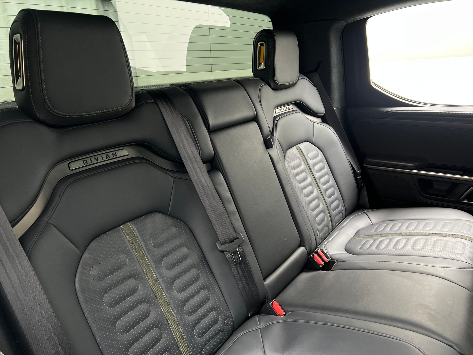 Thumbnail: 2022 Rivian R1T - 5