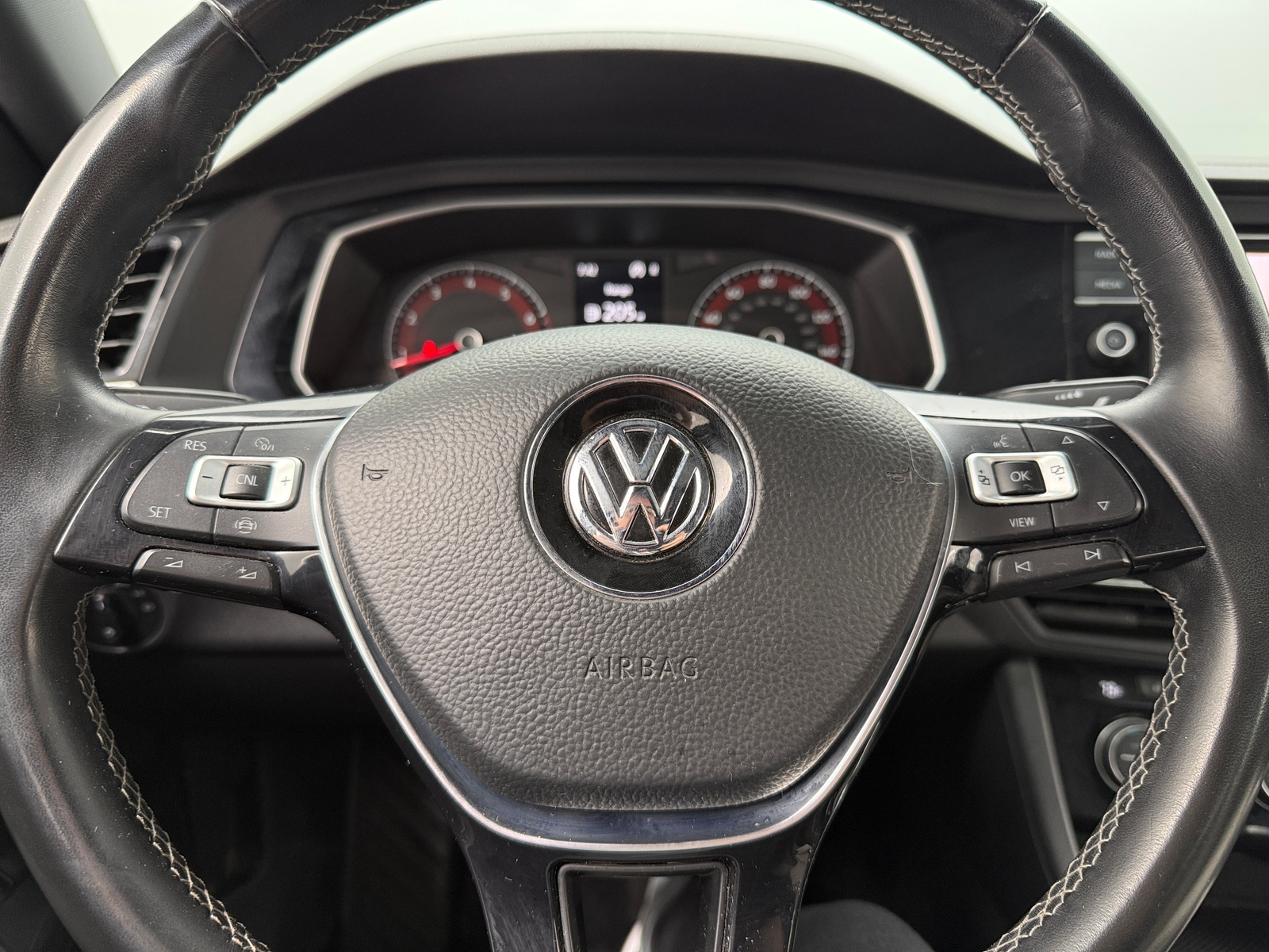 Thumbnail: 2019 Volkswagen Jetta - 4