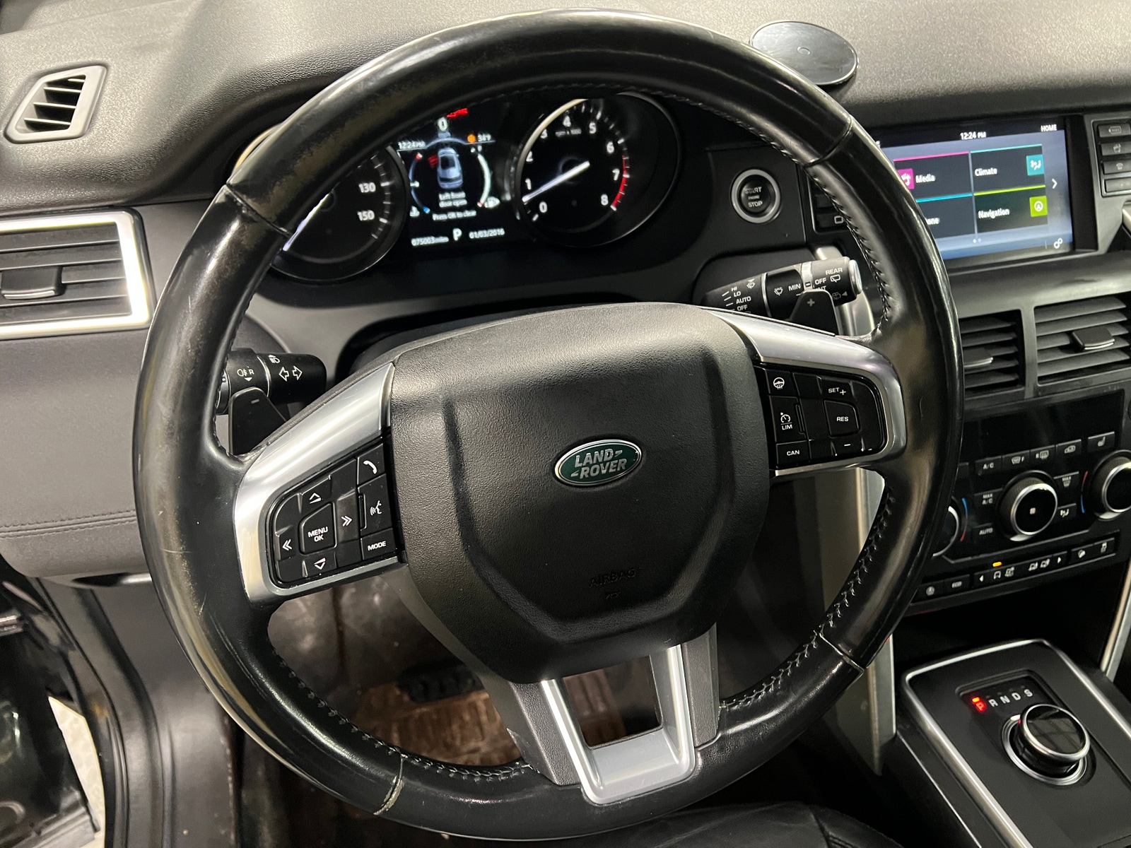 Thumbnail: 2018 Land Rover Discovery Sport - 4