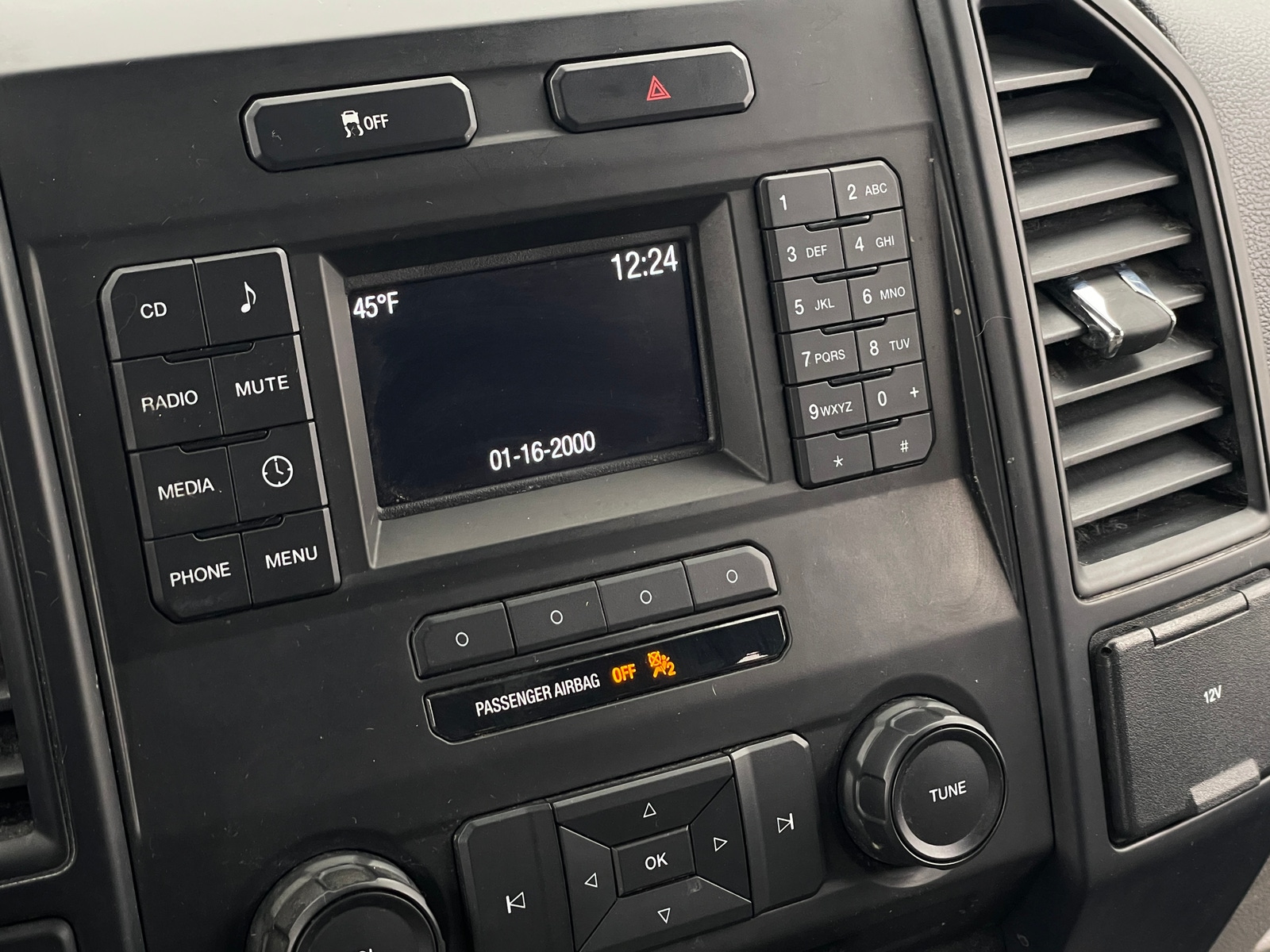 Thumbnail: 2016 Ford Econoline - 4