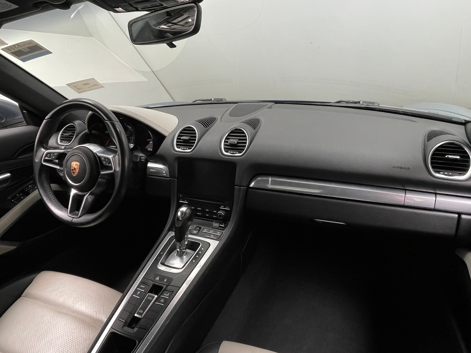 Thumbnail: 2017 Porsche 718 Boxster - 2