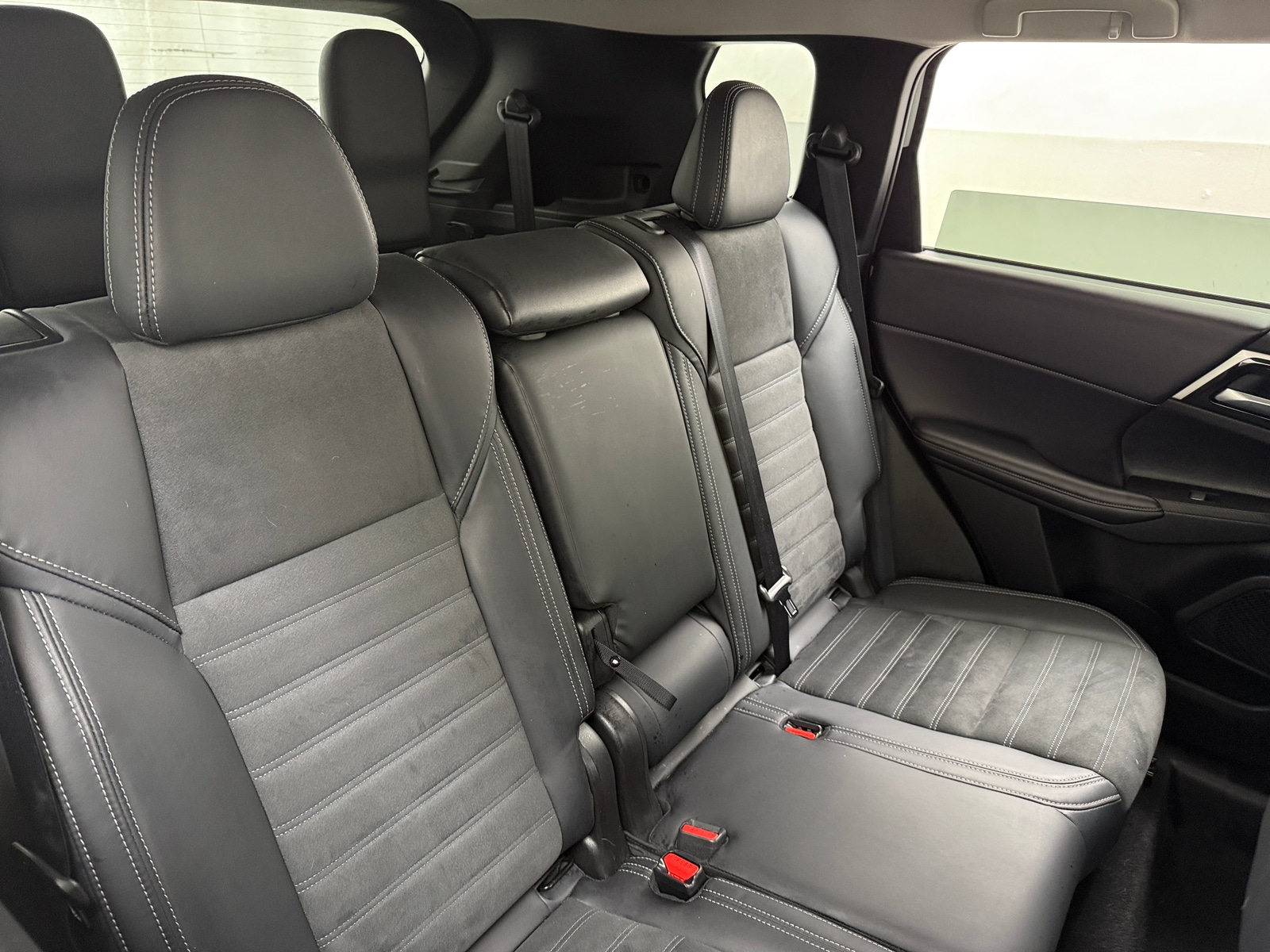 Thumbnail: 2024 Mitsubishi Outlander - 5