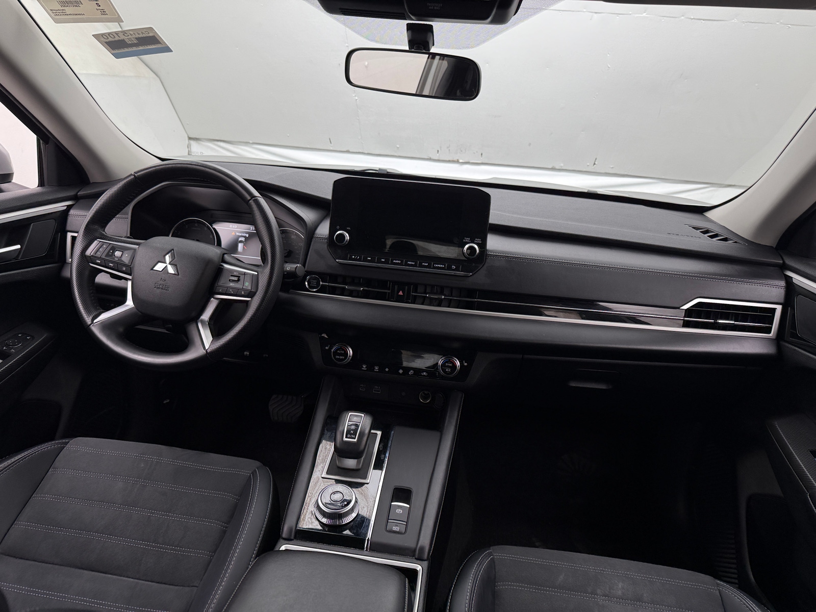 Thumbnail: 2024 Mitsubishi Outlander - 2