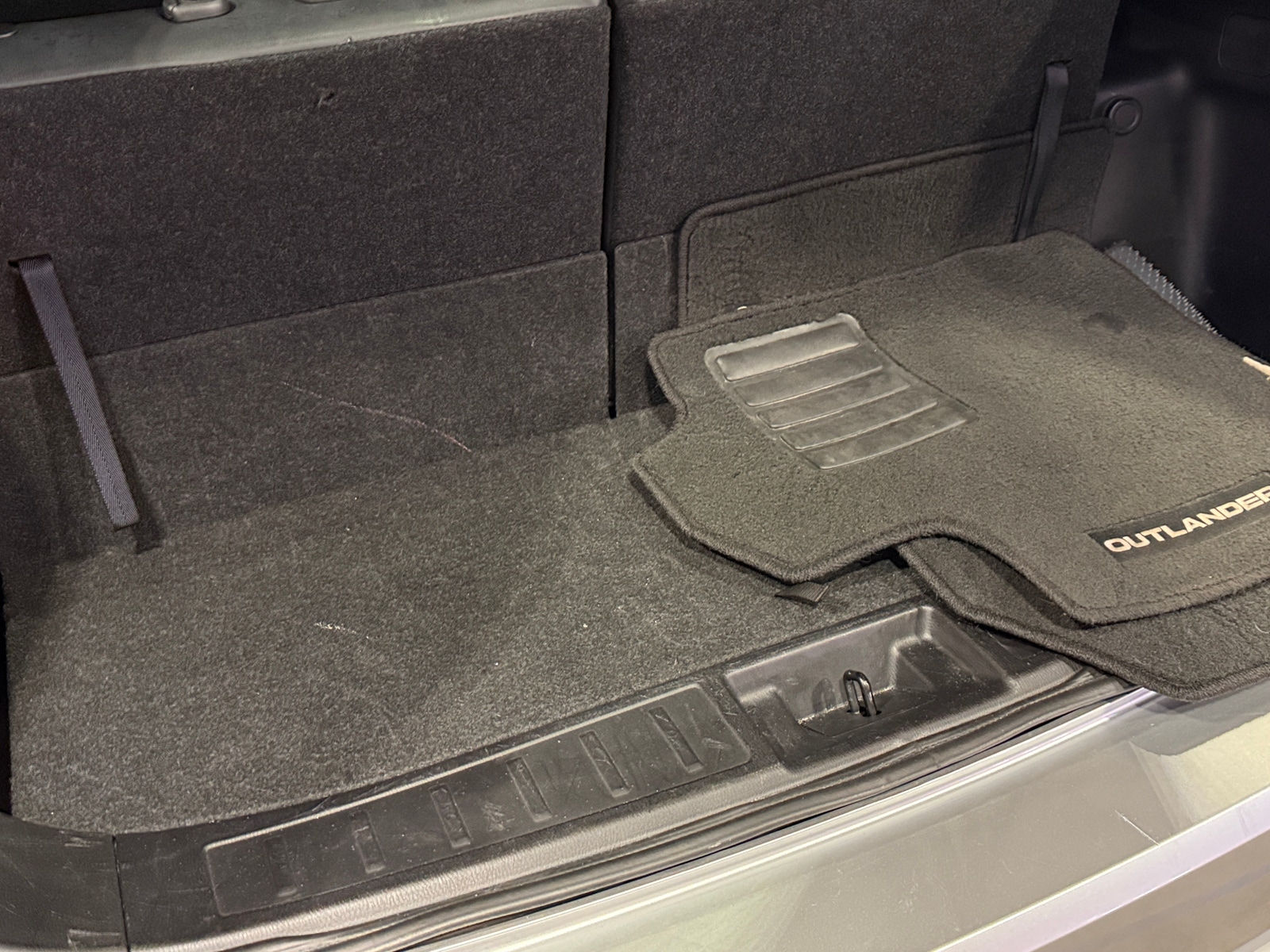 Thumbnail: 2024 Mitsubishi Outlander - 6