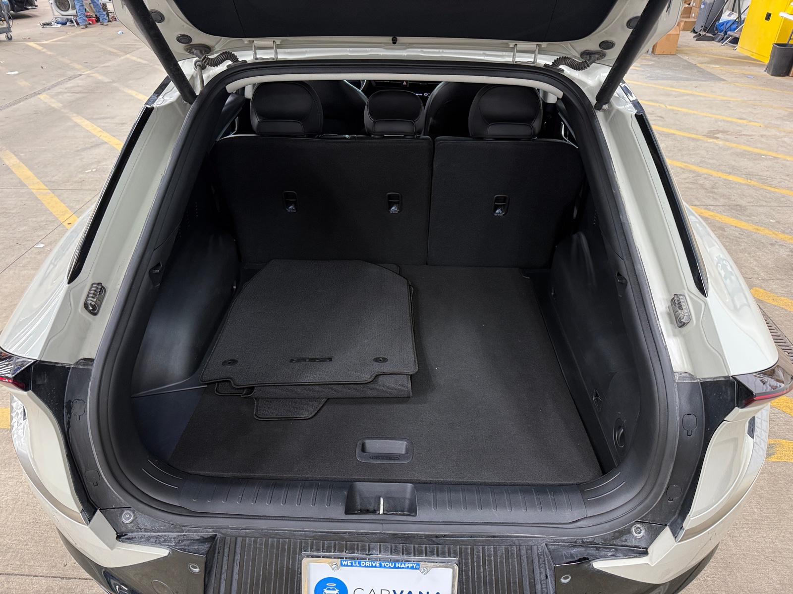 Thumbnail: 2023 Kia EV6 - 6