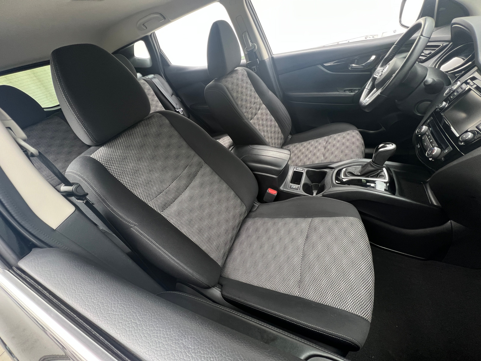 Thumbnail: 2021 Nissan Rogue Sport - 2