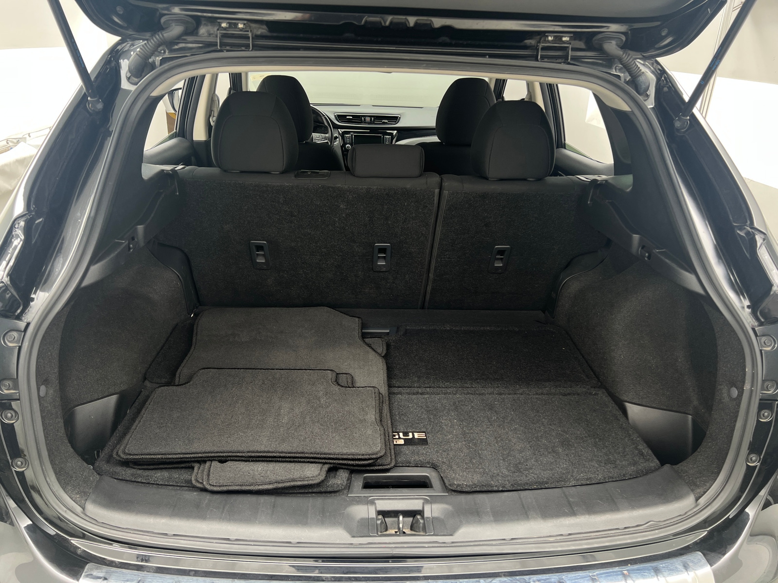 Thumbnail: 2021 Nissan Rogue Sport - 7