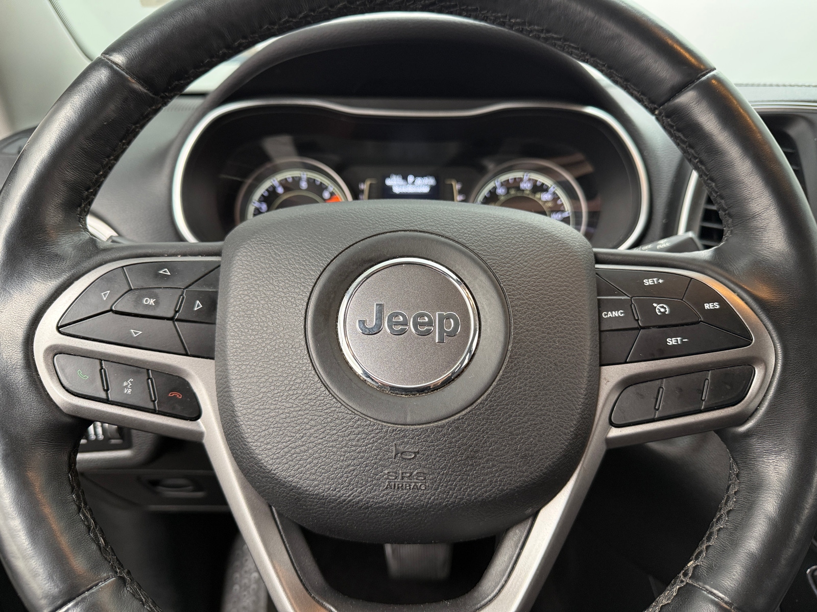 Thumbnail: 2019 Jeep Cherokee - 5