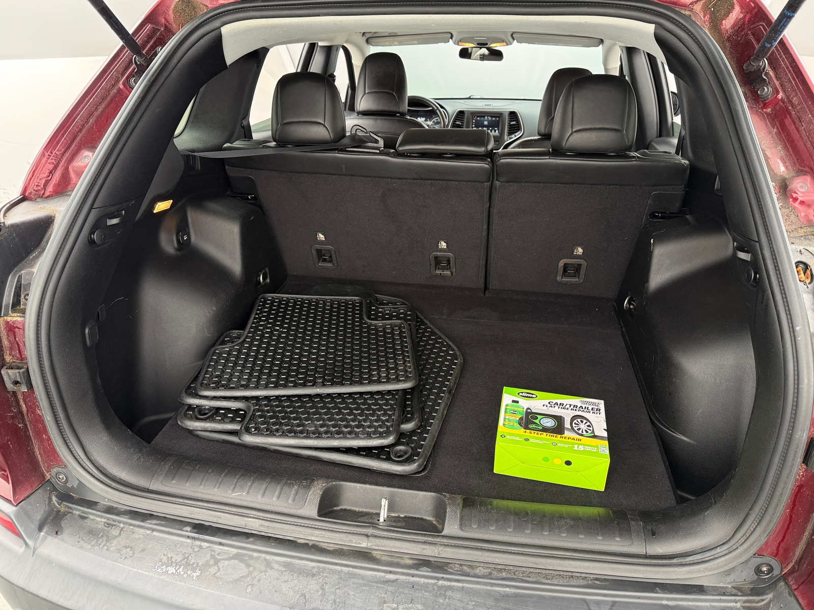 Thumbnail: 2019 Jeep Cherokee - 7