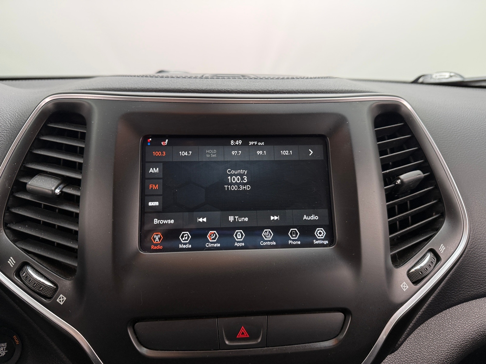 Thumbnail: 2019 Jeep Cherokee - 4