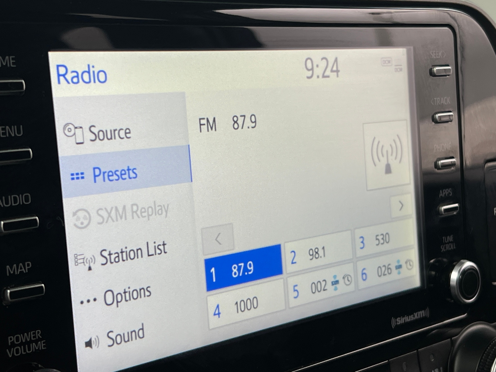 Thumbnail: 2020 Toyota Highlander - 4