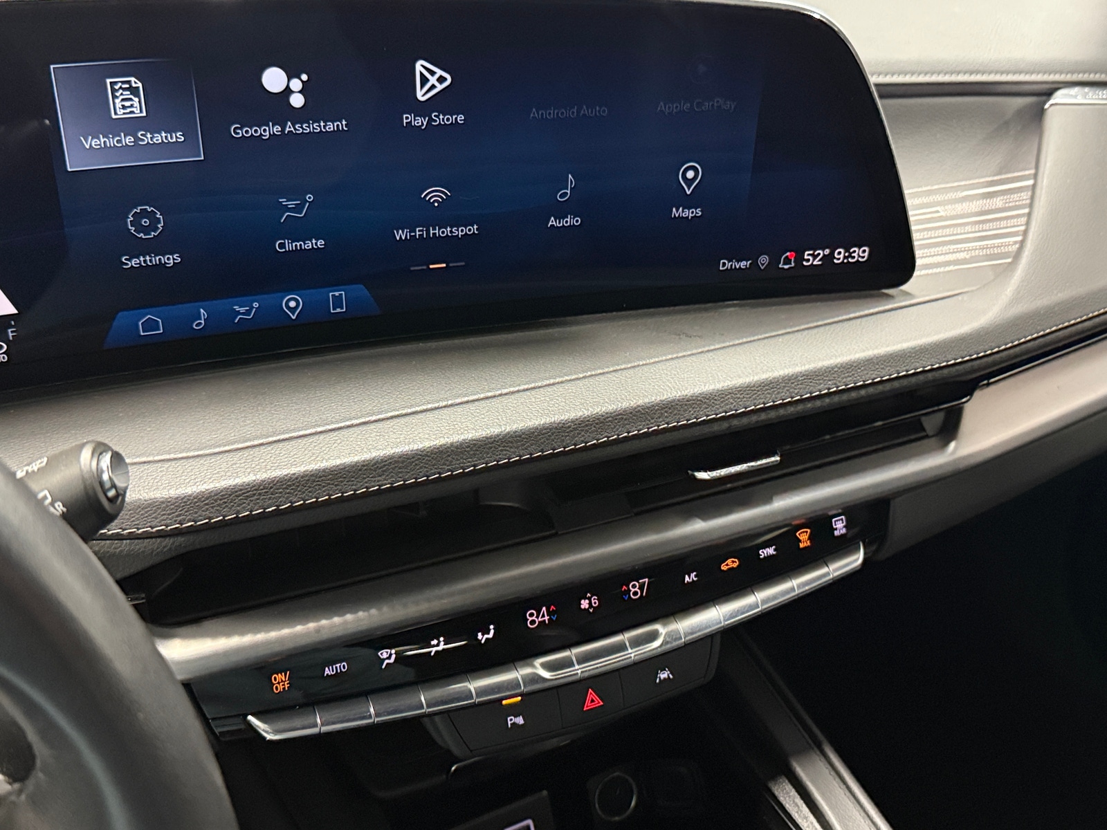 Thumbnail: 2024 Cadillac XT4 - 3