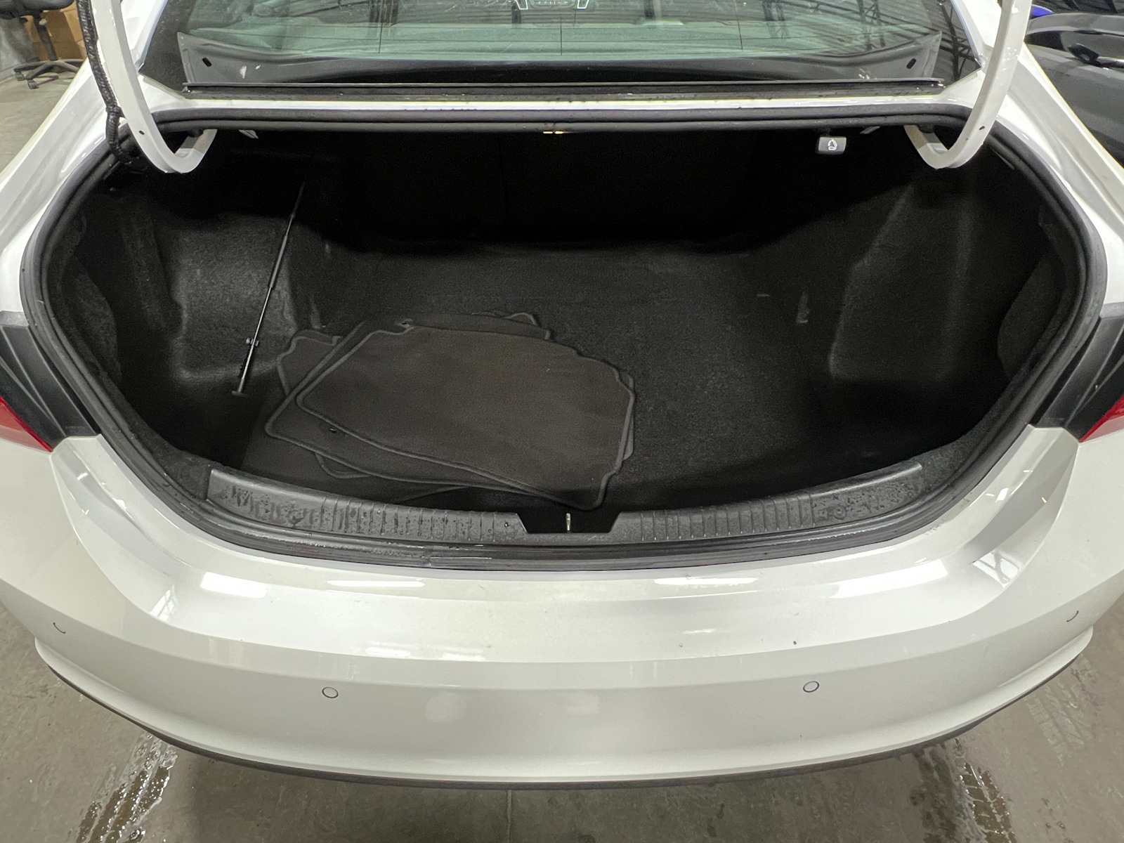 Thumbnail: 2024 Chevrolet Malibu - 7