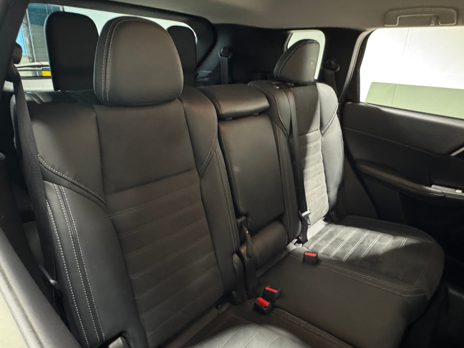 Thumbnail: 2024 Mitsubishi Outlander - 5