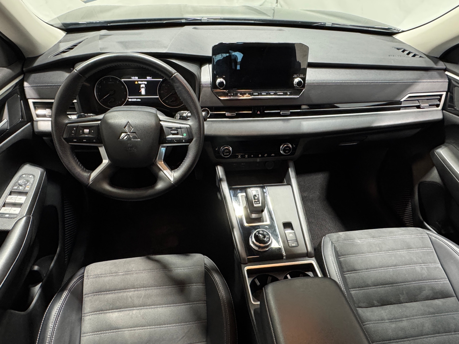 Thumbnail: 2024 Mitsubishi Outlander - 2